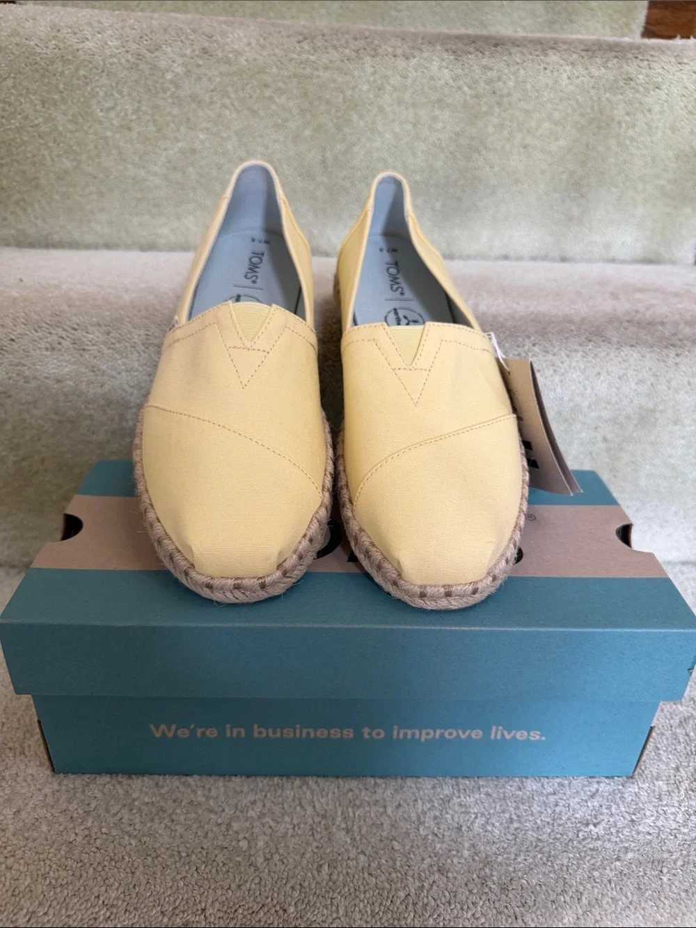 Toms Yellow Alpargata Flats. NWT